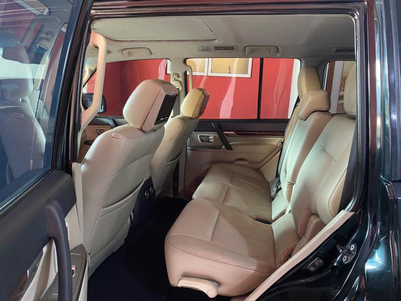 Mitsubishi Pajero • 2013 • 118,393 km 12