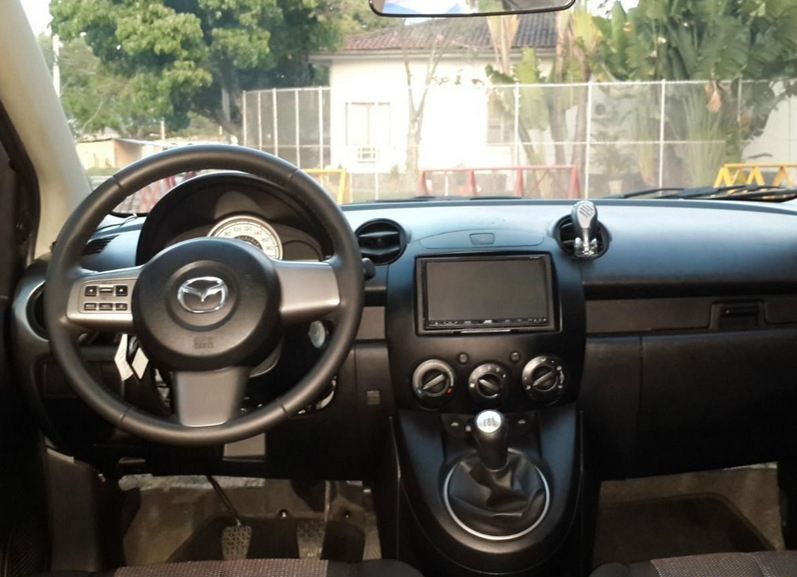 Mazda 2 • 2012 • 148,000 km 5