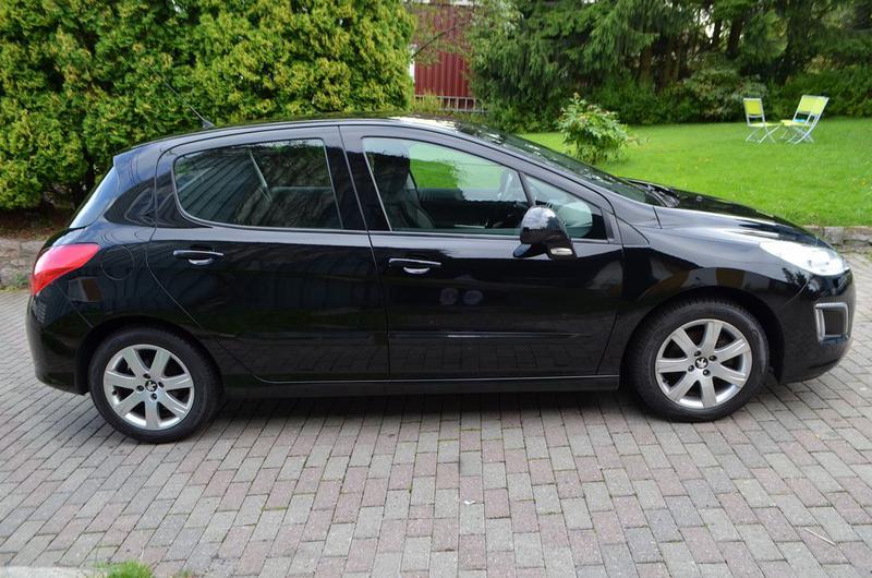 Peugeot 308 • 2011 • 146,000 km 1