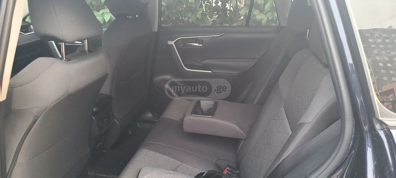 Toyota RAV4 • 2022 • 15,000 km 4