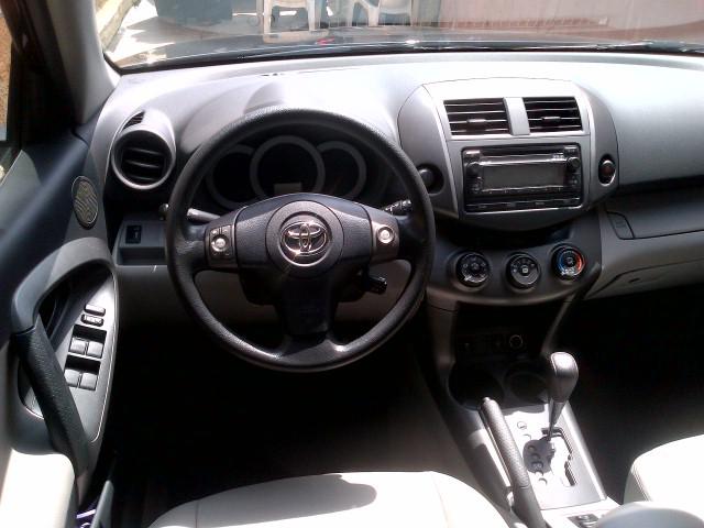 Toyota RAV4 • 2012 • 43,000 km 2