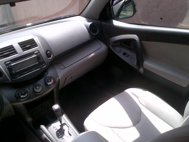 Toyota RAV4 • 2012 • 43,000 km 4