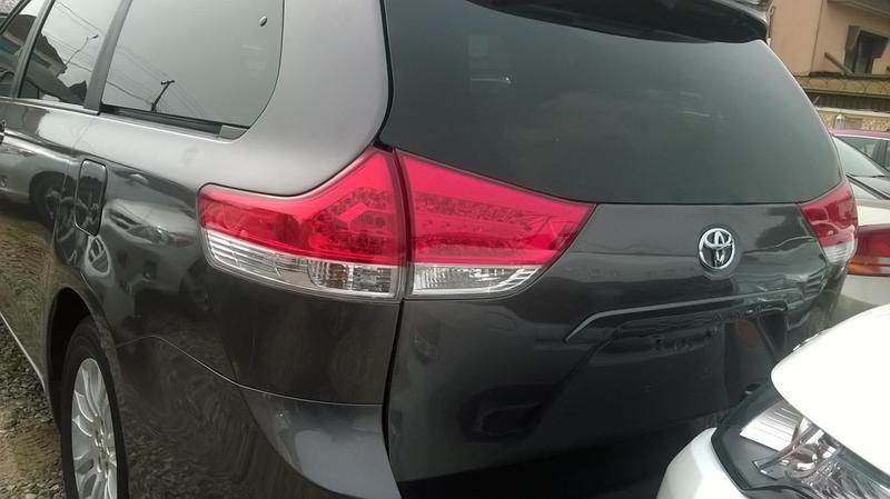 Toyota Sienna • 2014 • 22,000 km 3