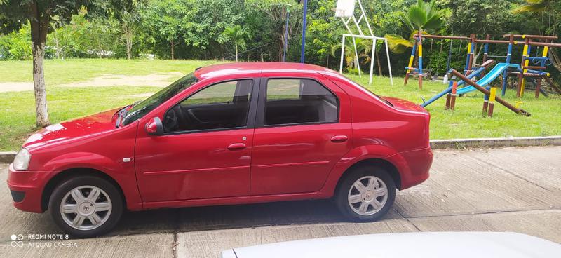 Renault Logan • 2014 • 10,128 km 3