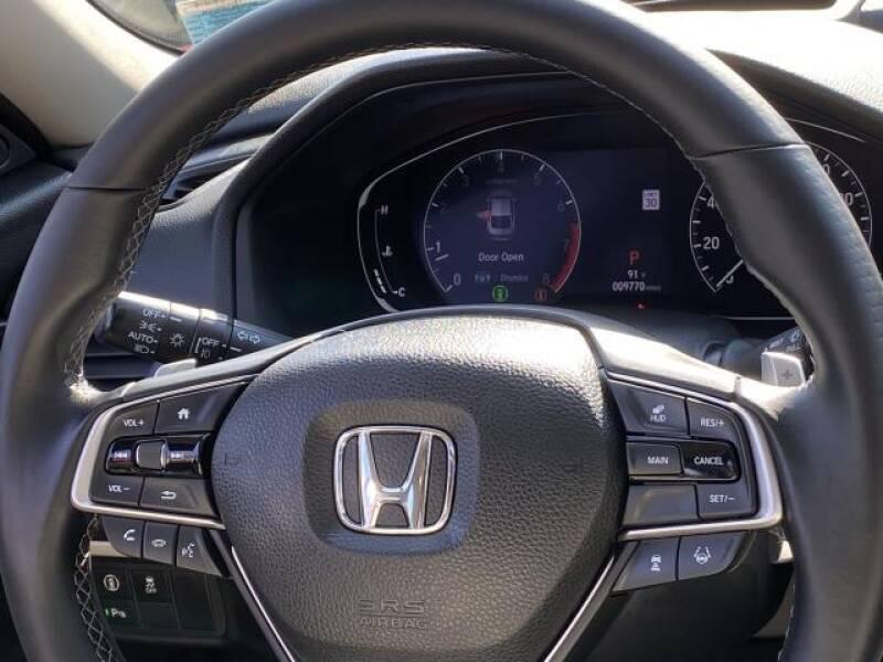 Honda Accord • 2018 • 9,651 km 15