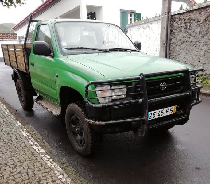 Toyota Hilux • 2000 • 300,000 km 4