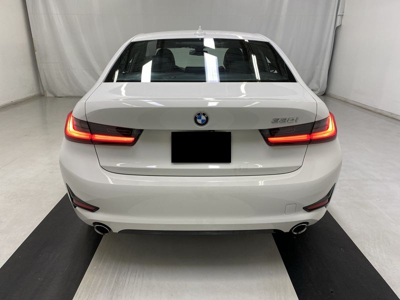 BMW 3 Series • 2019 • 15,261 km 4