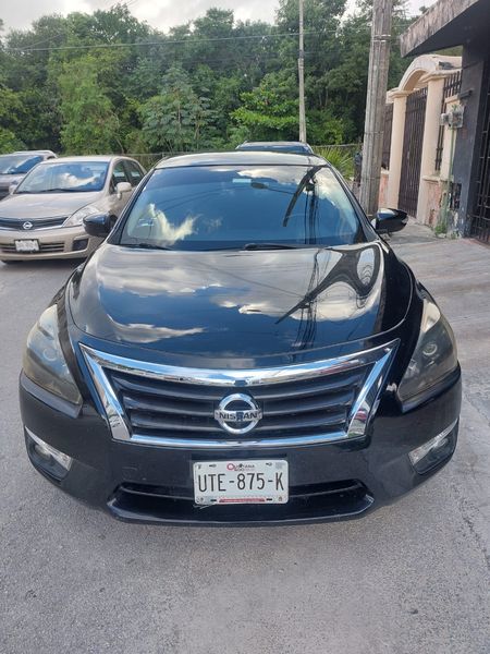 Nissan Altima • 2013 • 135,000 km 1