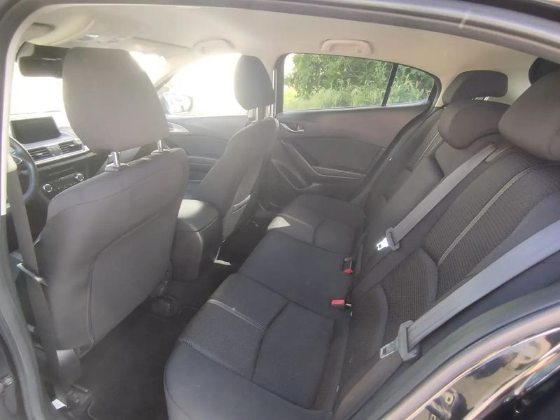 Mazda 3 • 2018 • 68,000 km 5