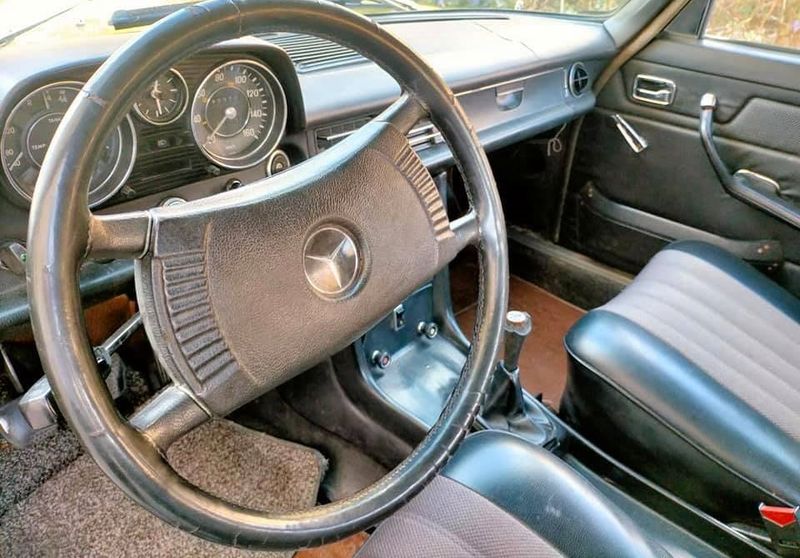 Mercedes-Benz 200 D • 1980 • 90,000 km 8