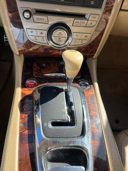 Jaguar XKR • 2007 • 124,000 km 10