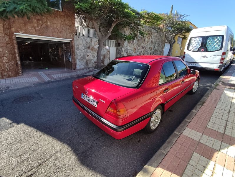 Mercedes-Benz C-Class • 1996 • 218,000 km 8
