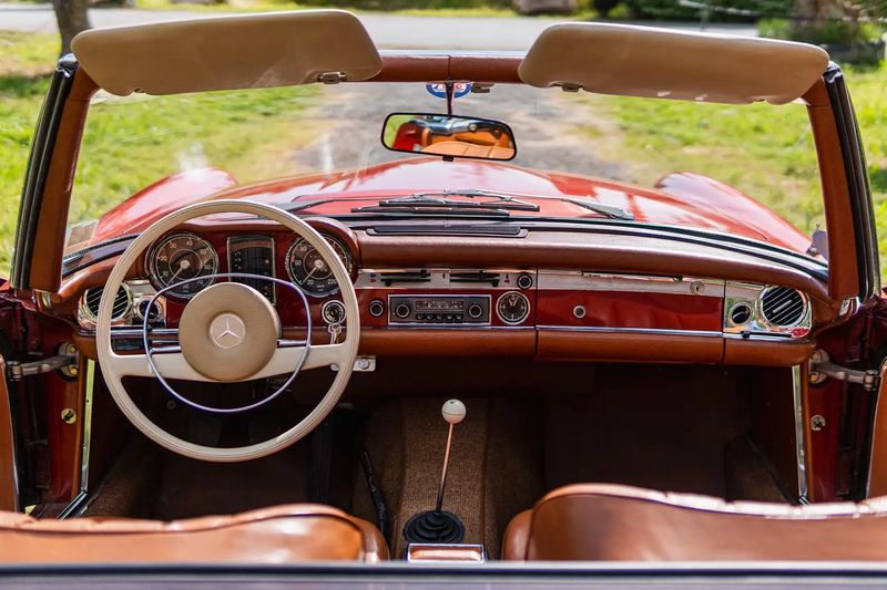 Mercedes-Benz SL • 1967 • 59,200 km 4