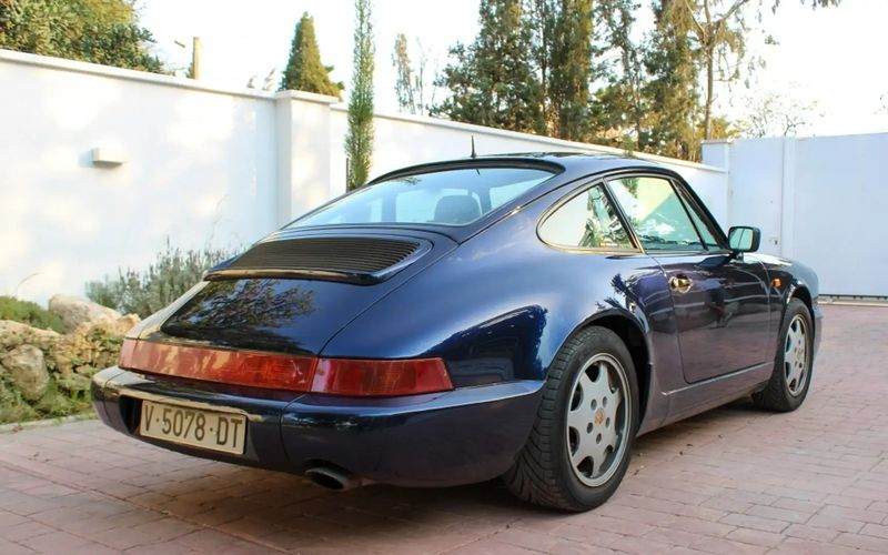 Porsche 911 • 1991 • 139,000 km 3