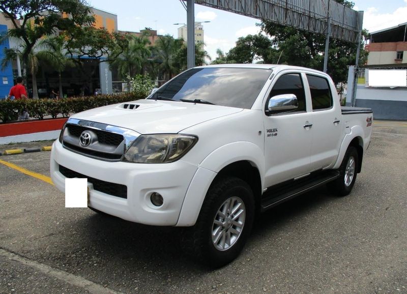 Toyota Hilux • 2011 • 148,000 km 1