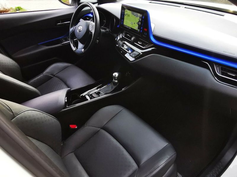 Toyota C-HR • 2017 • 139,800 km 8