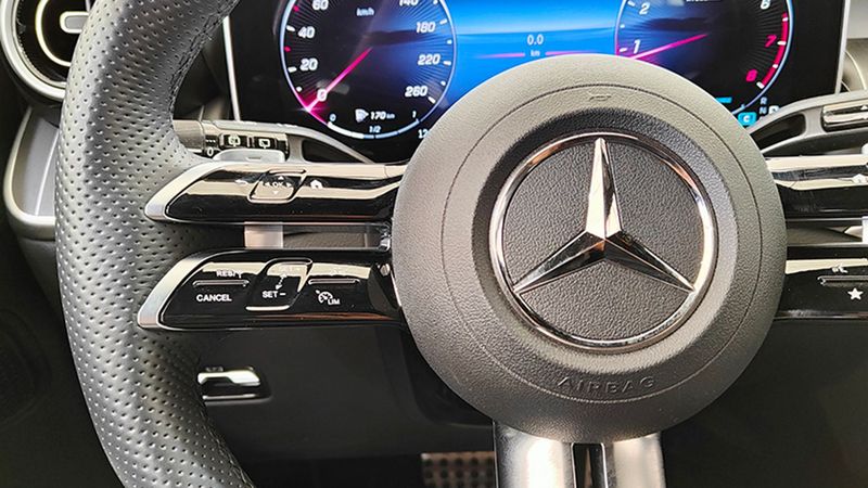 Mercedes-Benz GLC • 2023 • 11,750 km 19