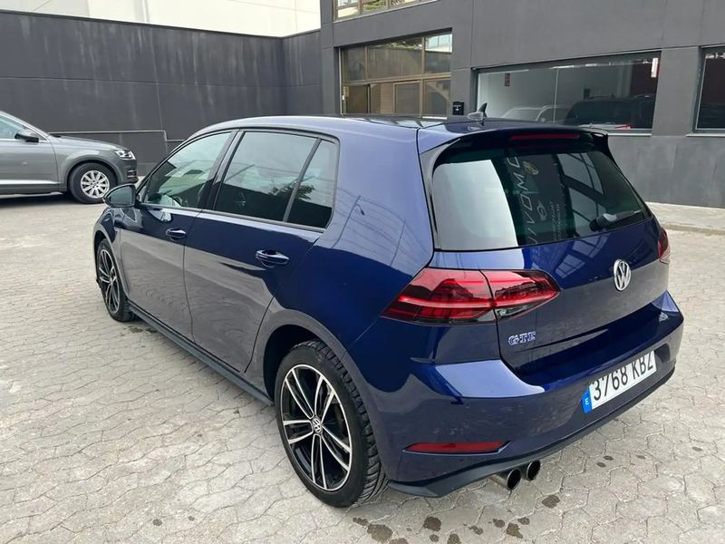 Volkswagen Golf • 2017 • 80,000 km 3