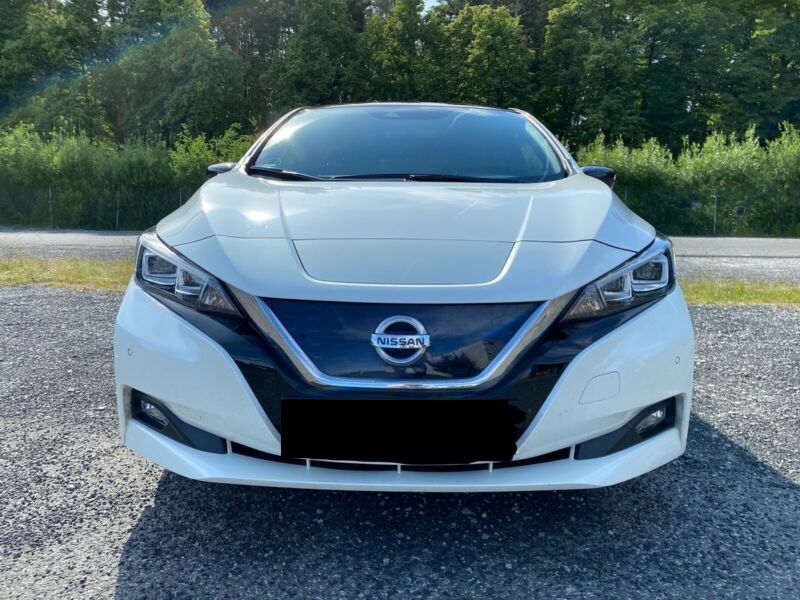 Nissan Leaf • 2018 • 130,000 km 5