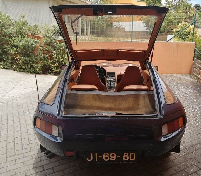 Porsche 928 • 1978 • 126,000 km 2