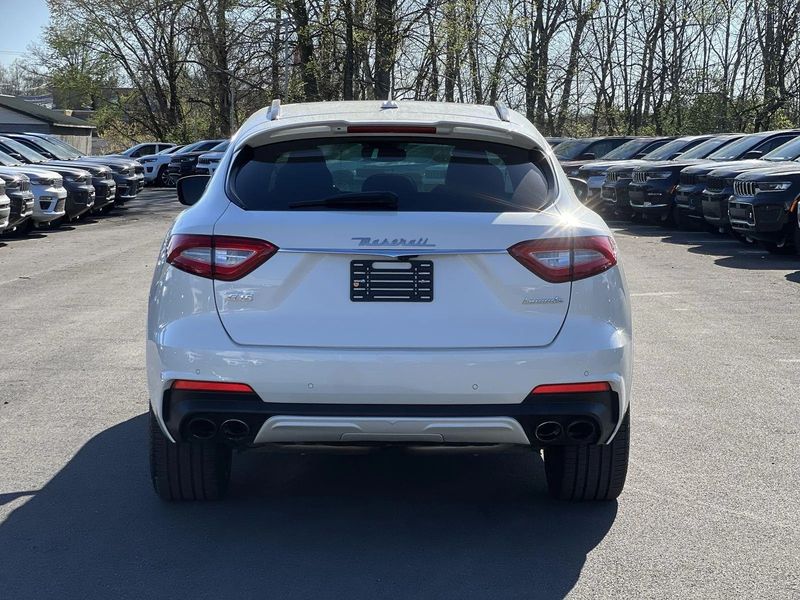 Maserati Levante • 2019 • 15,004 km 2