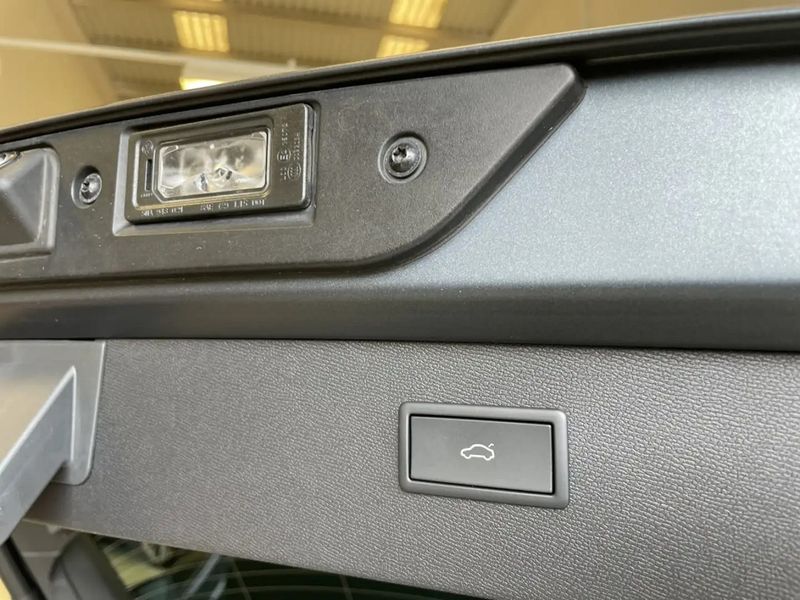 Seat Leon • 2022 • 13,900 km 15