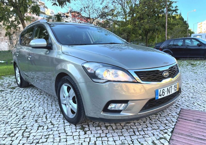Kia Cee`d SW • 2013 • 128,000 km 1