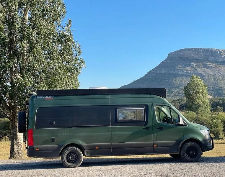 Mercedes-Benz Sprinter • 2019 • 156,000 km 1