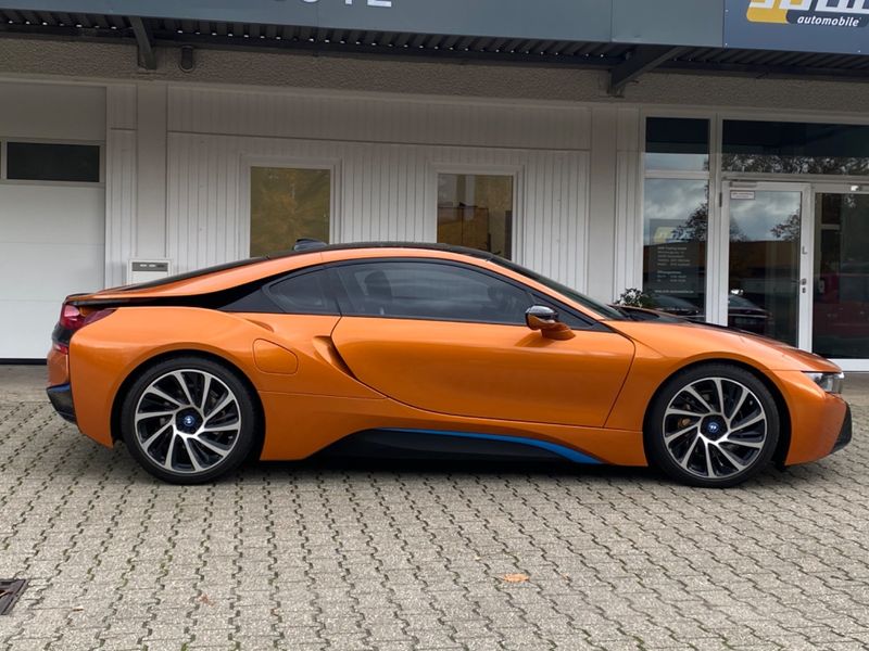 BMW i8 • 2015 • 132,108 km 3