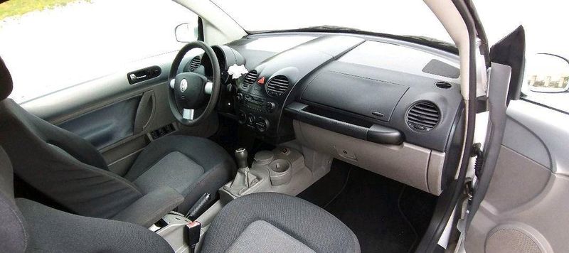 Volkswagen New Beetle • 2004 • 119,000 km 5