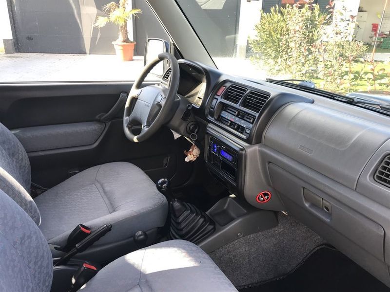 Suzuki Jimny • 2004 • 60,000 km 5