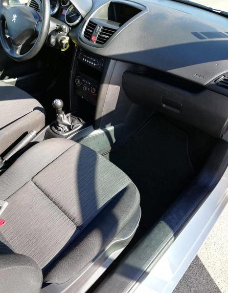 Peugeot 207 • 2009 • 200,000 km 4