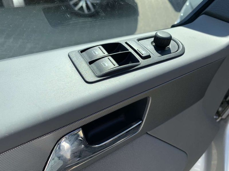 Volkswagen California • 2008 • 156,700 km 7