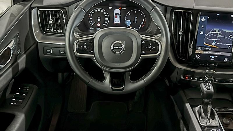 Volvo XC60 • 2020 • 49,138 km 24