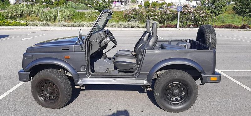 Suzuki Samurai • 1998 • 12,000 km 3