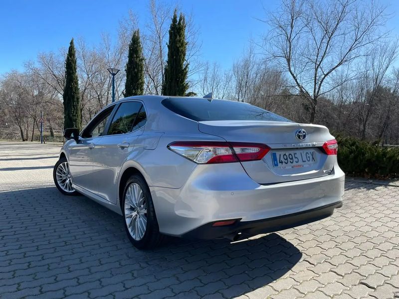 Toyota Camry Hybrid • 2020 • 39,000 km 4