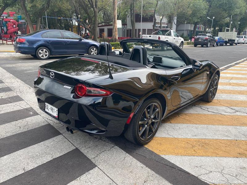 Mazda MX-5 • 2017 • 33,000 km 3