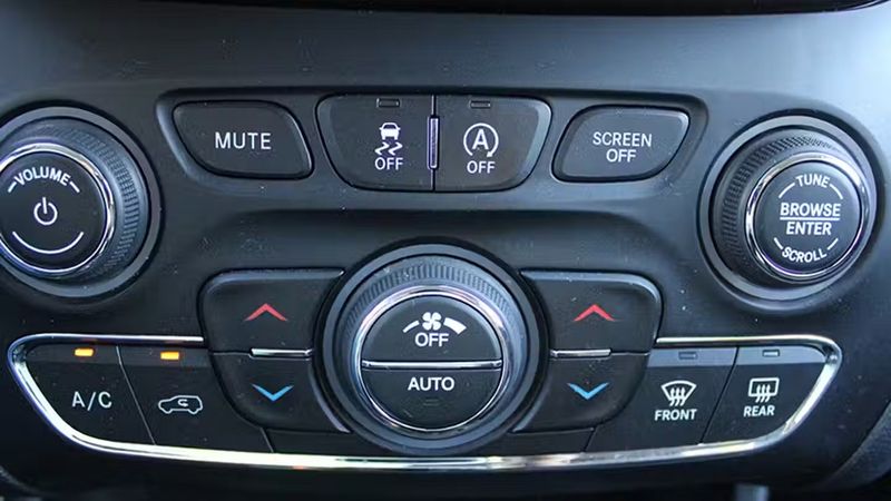 Jeep Cherokee • 2019 • 60,193 km 13