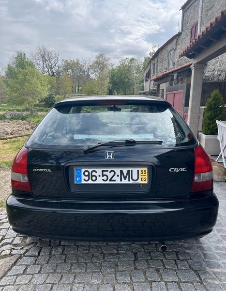 Honda Civic • 1999 • 143,000 km 3