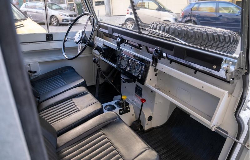 Land Rover Range Rover • 1980 • 10,000 km 5