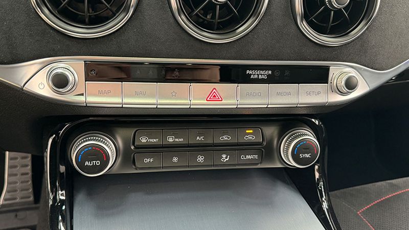 Kia Stinger • 2022 • 28,824 km 3