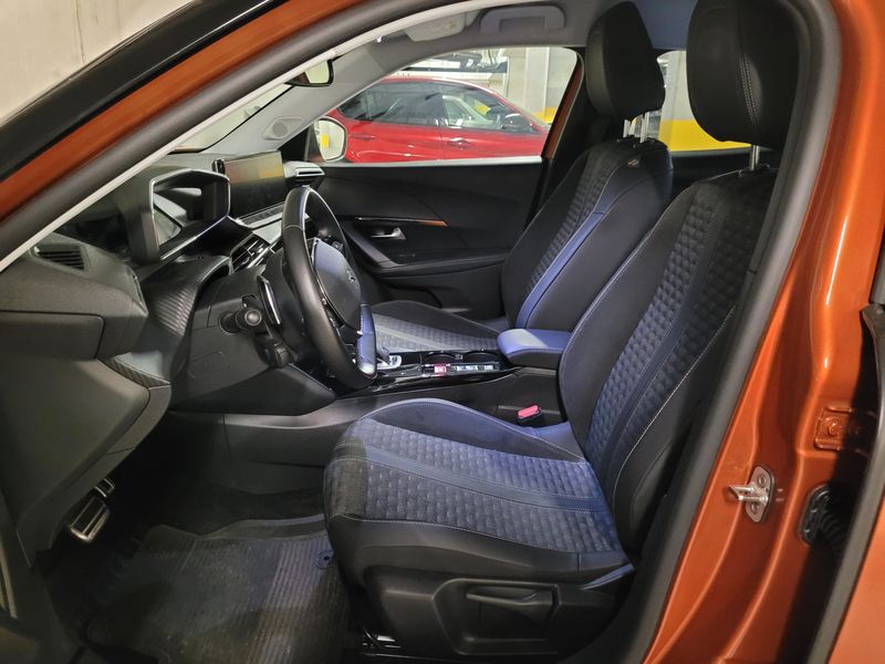 Peugeot 2008 • 2022 • 24,000 km 13