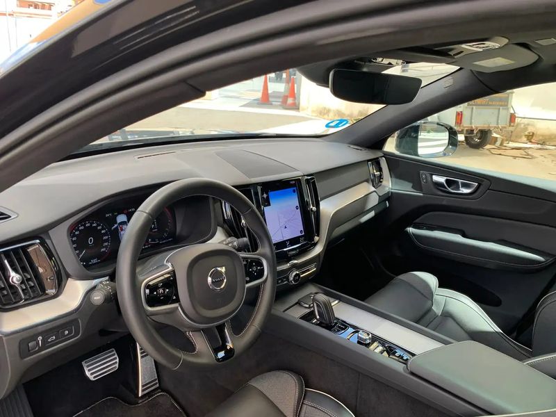 Volvo XC60 • 2021 • 82,000 km 5