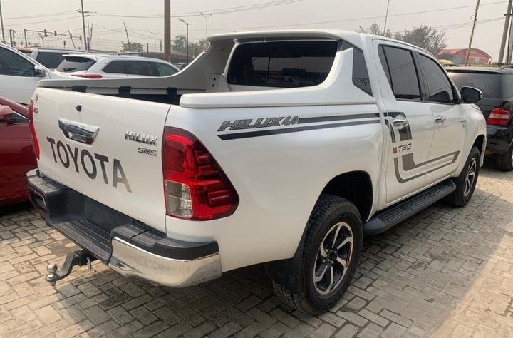 Toyota Hilux • 2019 • 2 km 3