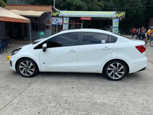 Kia Rio sedan • 2017 • 52,263 km 2
