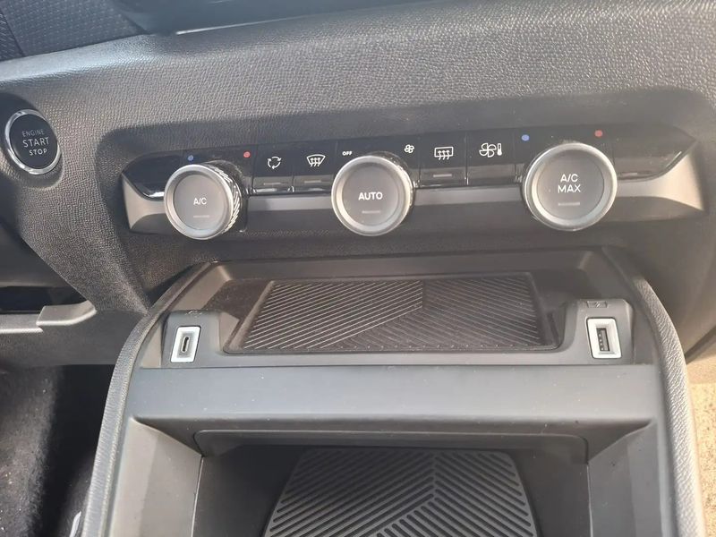 Citroën C4 • 2023 • 30,000 km 7