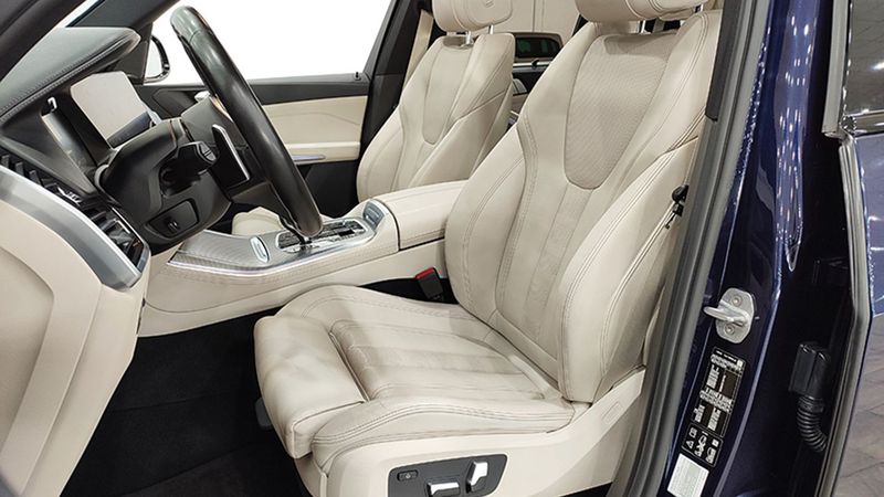 BMW X5 • 2020 • 42,284 km 8