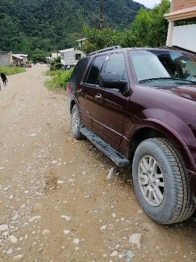 Ford Explorer • 2012 • 270,000 km 3