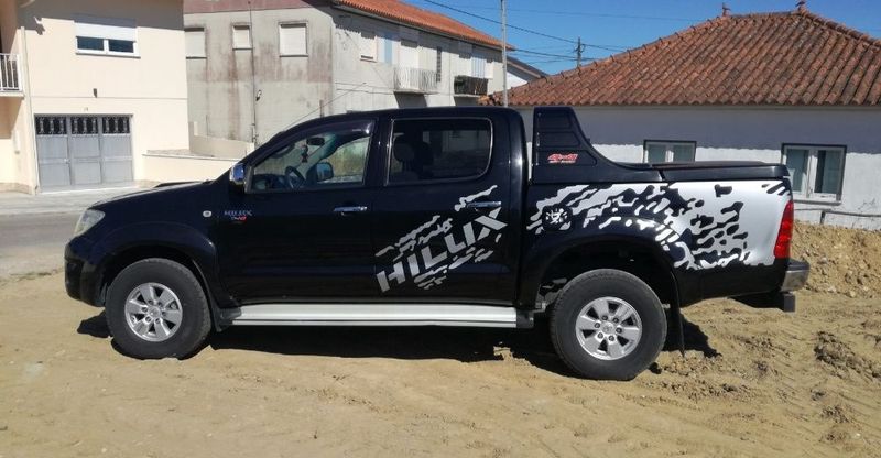 Toyota Hilux • 2009 • 189,000 km 4