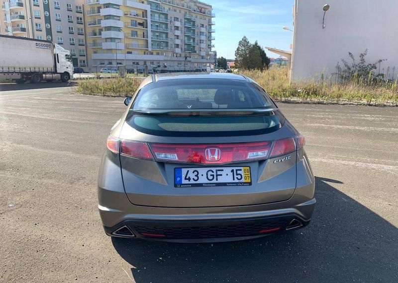 Honda Civic • 2008 • 179,999 km 2